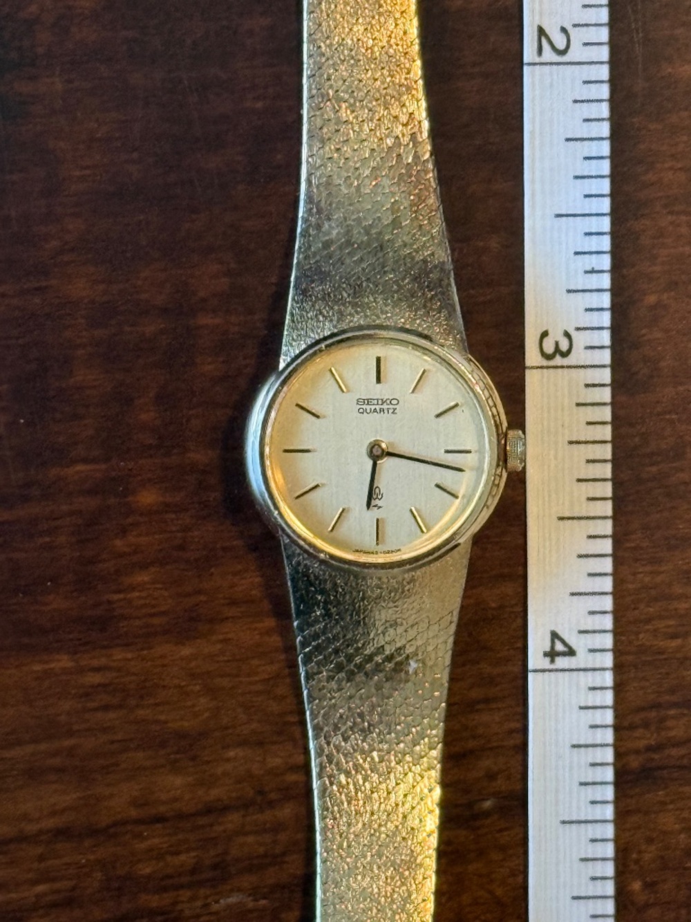 VTG Seiko Women's Quartz Gold Stainless Steel Wristwatch WORKING - new battery